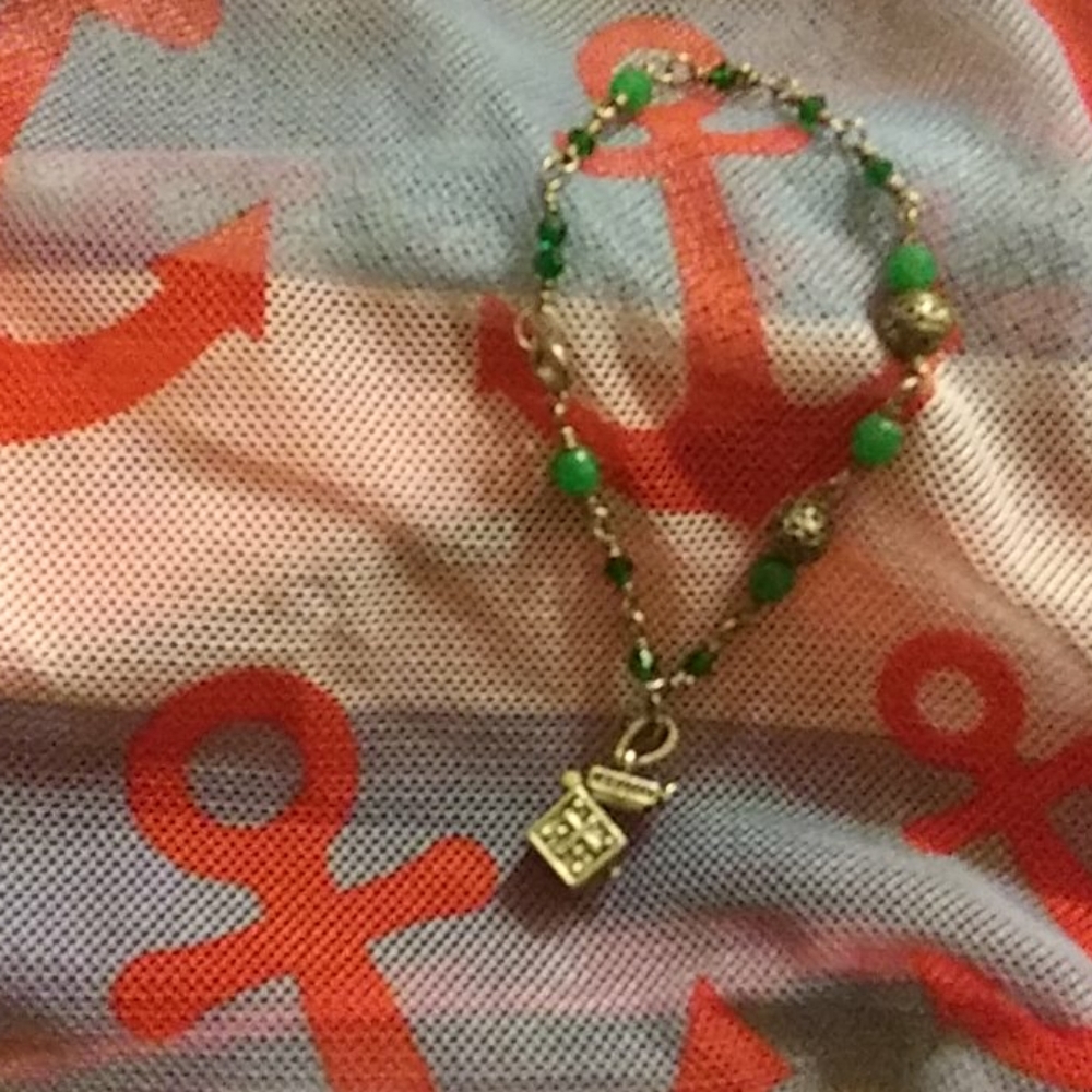 Ladies bracelet.